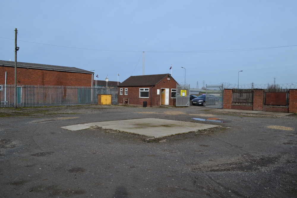 SALES YARD AND OFFICE WARREN ROAD SCUNTHORPE NORTH LINCOLNSHIRE DN15 6XH,