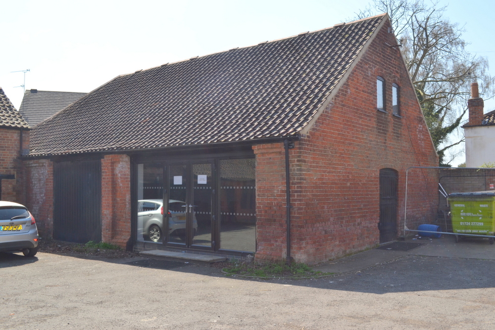 PREMISES REAR OF NELTHORPE ARMS BRIDGE STREET BRIGG NORTH LINCOLNSHIRE DN20 8LN,
