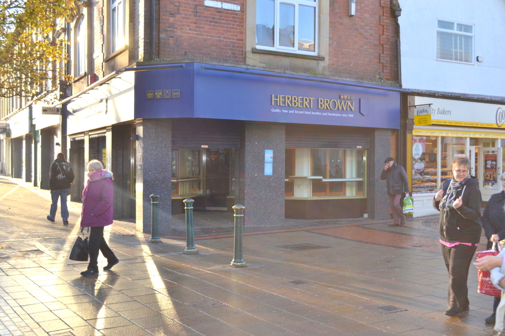 UNDER OFFER PRIME GF CORNER RETAIL UNIT 67 HIGH STREET SCUNTHORPE NORTH LINCOLNSHIRE DN15 6LY, 
