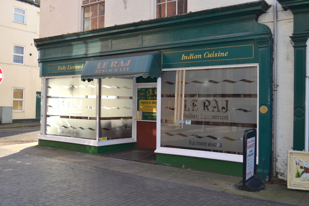 LE RAJ INDIAN RESTAURANT & TAKEAWAY 20 MARKET PLACE BRIGG NORTH LINCOLNSHIRE DN20 8LD,