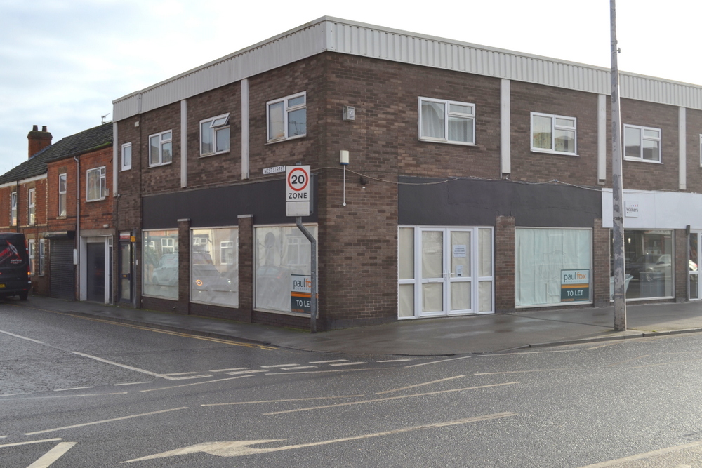 CORNER RETAIL UNIT 70 FRODINGHAM ROAD SCUNTHORPE NORTH LINCOLNSHIRE DN15 7JN,
