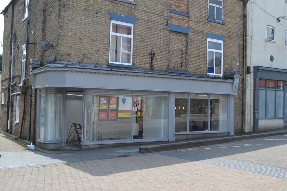 33 MARKET PLACE BRIGG NORTH LINCOLNSHIRE DN20 8LD,
