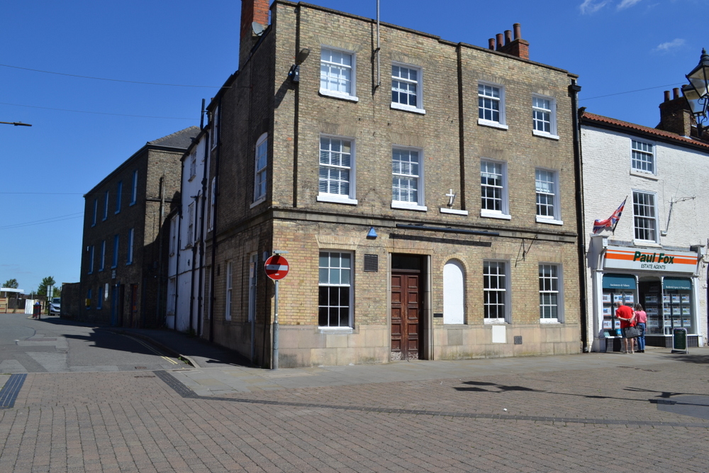 9 MARKET PLACE BRIGG NORTH LINCOLNSHIRE DN20 8ES,