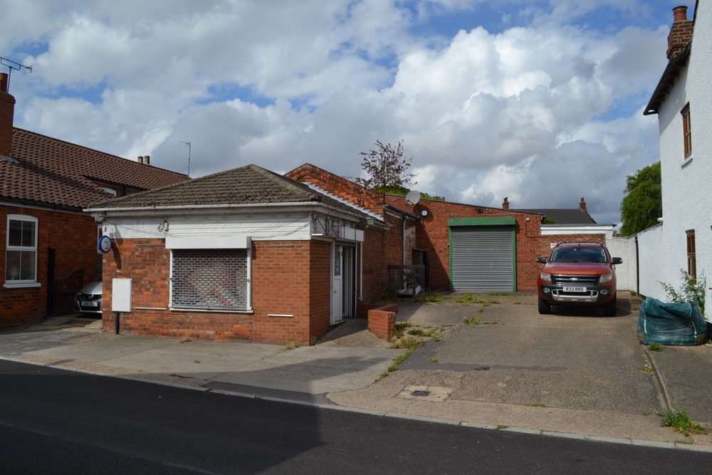 FORMER SPAR HOWE LANE GOXHILL NORTH LINCOLNSHIRE DN19 7JD,