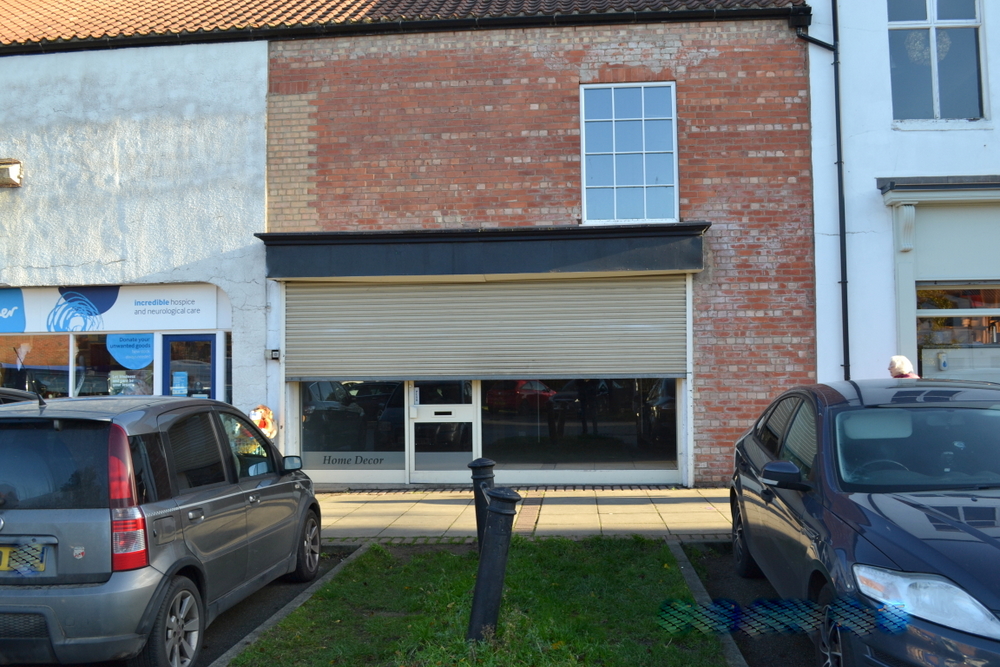 6 SPRINGS PARADE BRIGG NORTH LINCOLNSHIRE DN20 8EQ, 