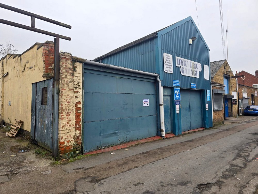 UNDER OFFER 56 PILLARD HOUSE LANE GAINSBOROUGH DN21 1HX, 